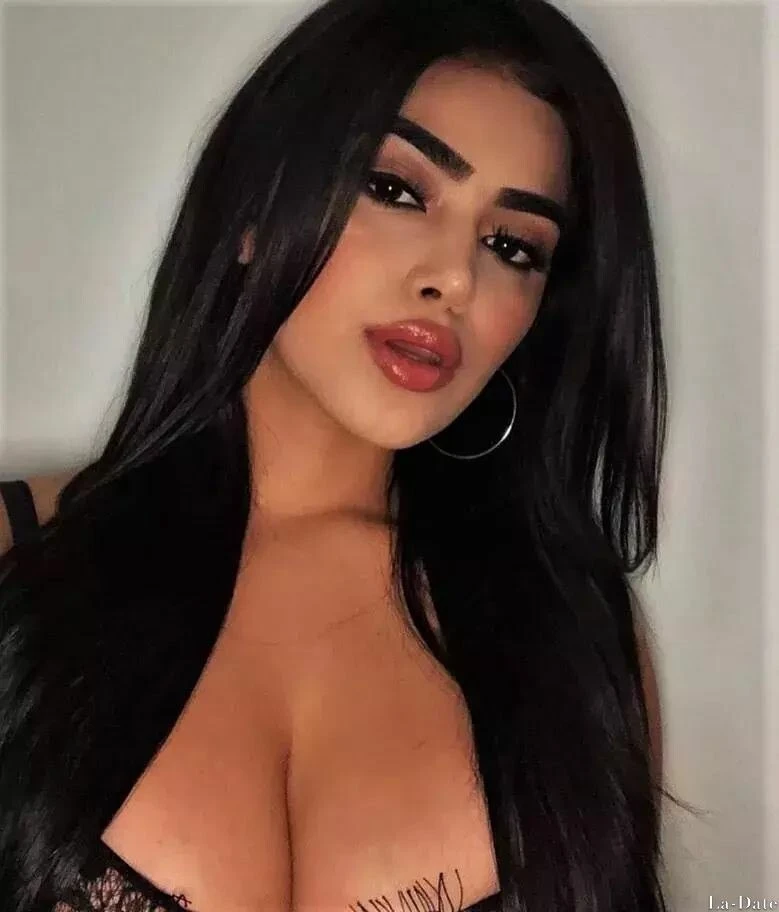 Vanessa Profile image 4