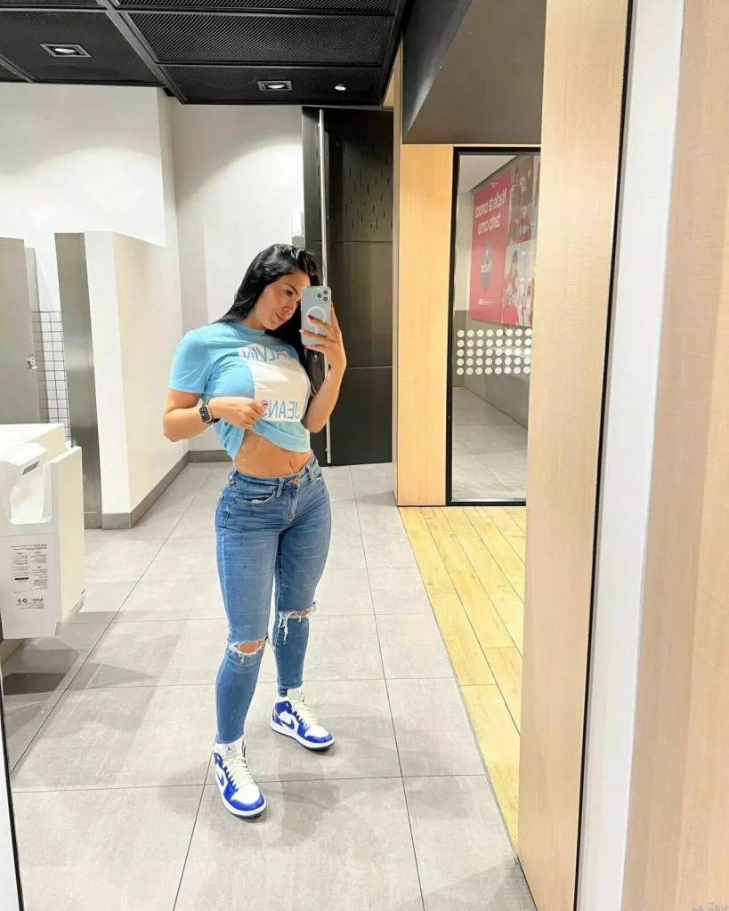 Valentina Profile image 1