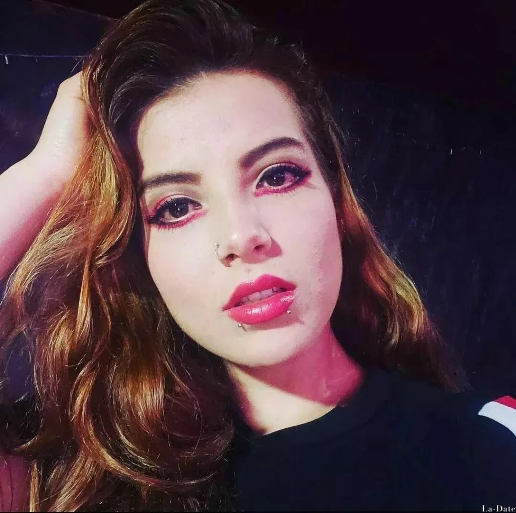 Sara Profile image 3